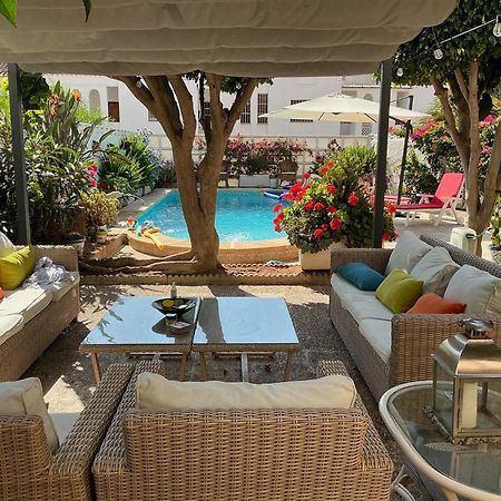 Large Villa Private Pool And Garden Near Beach Roquetas de Mar Dış mekan fotoğraf
